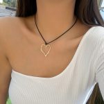 Metal necklace