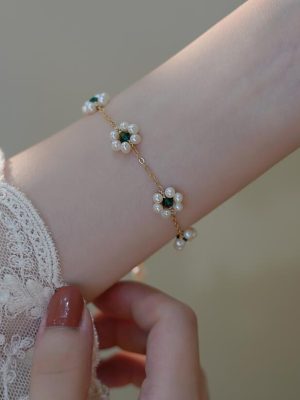 Retro Flower Bracelet