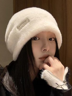 Autumn and winter fashion blogger recommended soft and comfortable knit hat with excellent elasticity