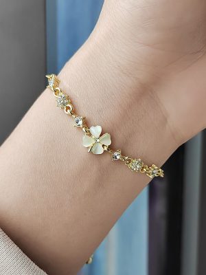 Gold versatile petal bracelet