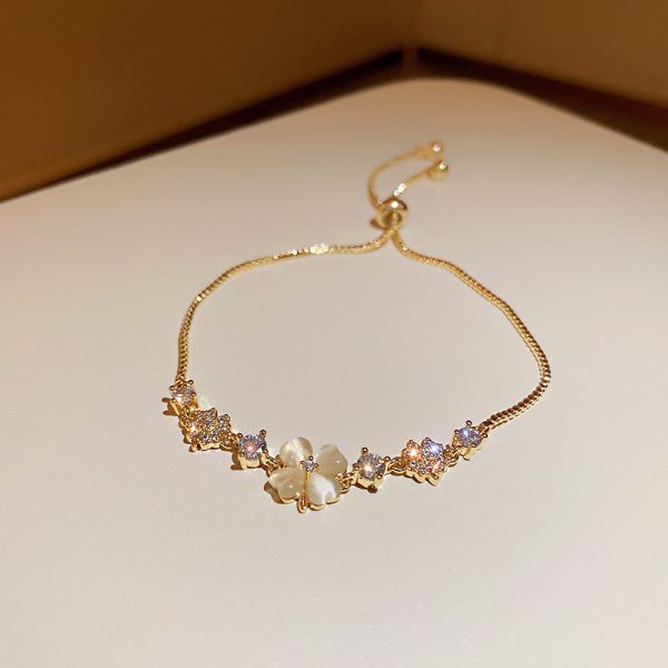 Gold versatile petal bracelet