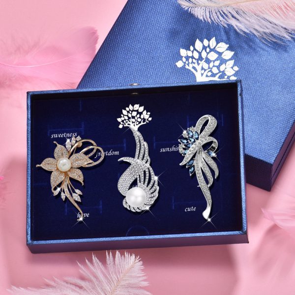 3-in-1 unique brooch clip