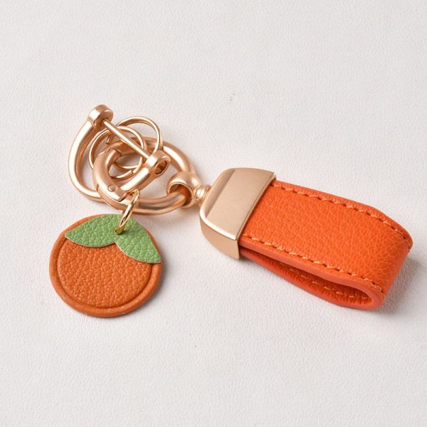 Classic exquisite round pendant keychain