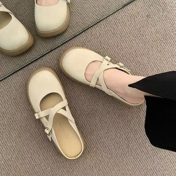 Exquisite, minimalist, and elegant slippers