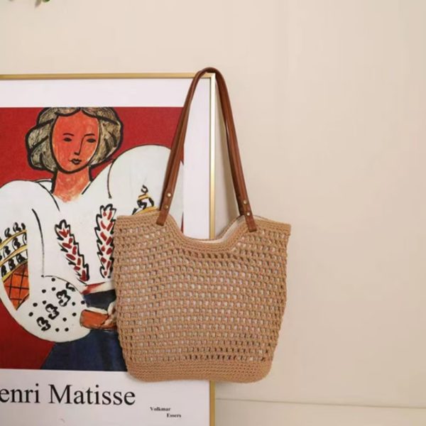 Exquisite and elegant straw special bag