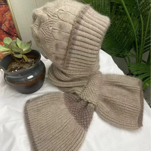 Autumn and winter fashion bloggers recommend soft, comfortable and elastic knitted hat + scarf set