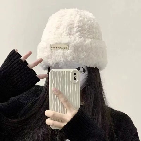 Autumn and winter fashion bloggers recommend soft, comfortable and elastic knitted hats