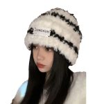 Autumn and winter fashion bloggers recommend soft, comfortable and elastic knitted hats