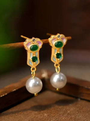 Gold pendant diamond earrings