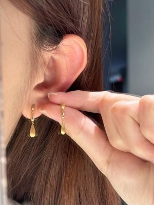 Gold diamond pendant earrings