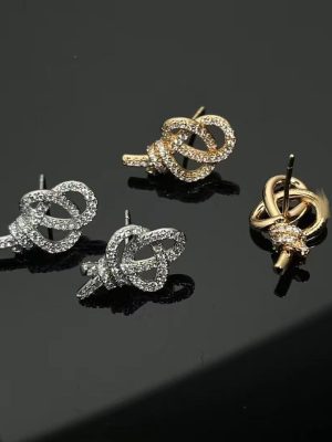 Gold pendant diamond earrings
