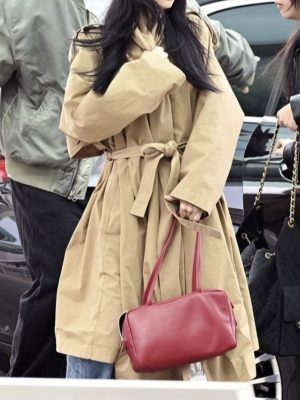 Stunning Black and Gold Grained Leather — The Perfect Choice for a Romantic Date — Bowling Bag / Shoulder Bag (31 x 16 cm)