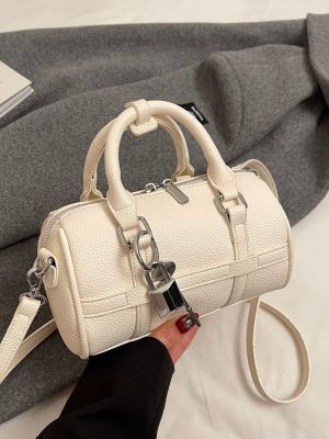 Bowling Bag-Style Shoulder Bag [Extra-large capacity—easily fits several mobile phones! Highly recommended.] 10 × 20.5 × 10 cm